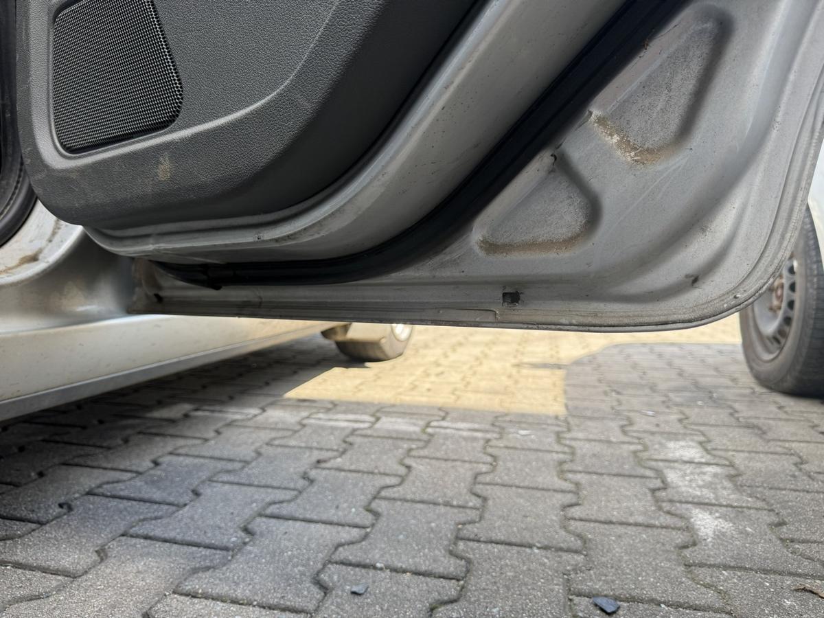Ford Focus 2 original T&uuml;r hinten rechts Polar Silber Kombi Facelift Bj.2009